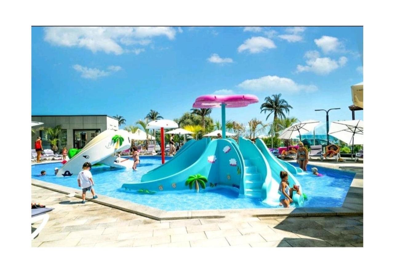 Eka Studio - Pool & Spa Beach Resort Năvodari Екстериор снимка