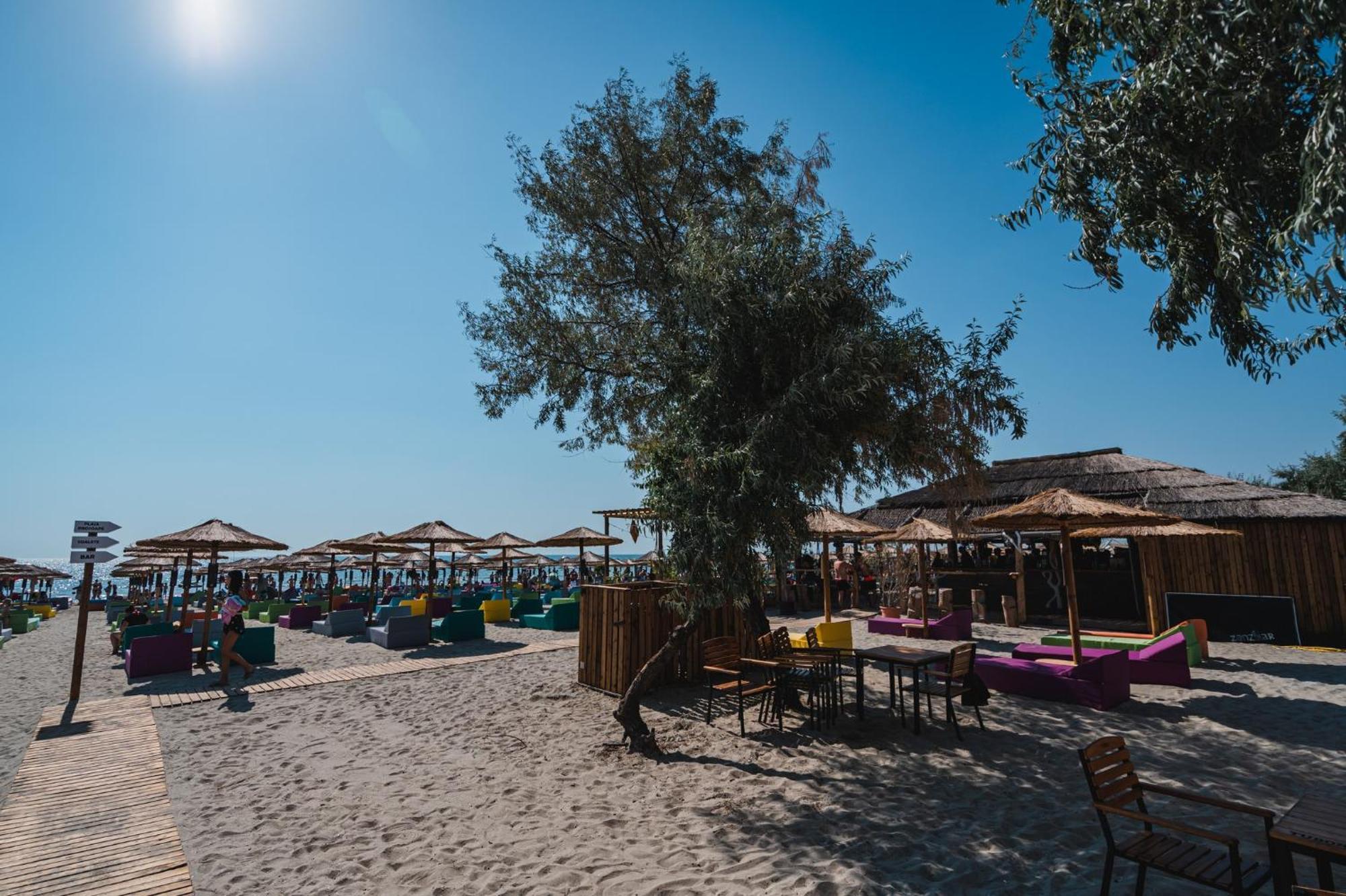 Eka Studio - Pool & Spa Beach Resort Năvodari Екстериор снимка
