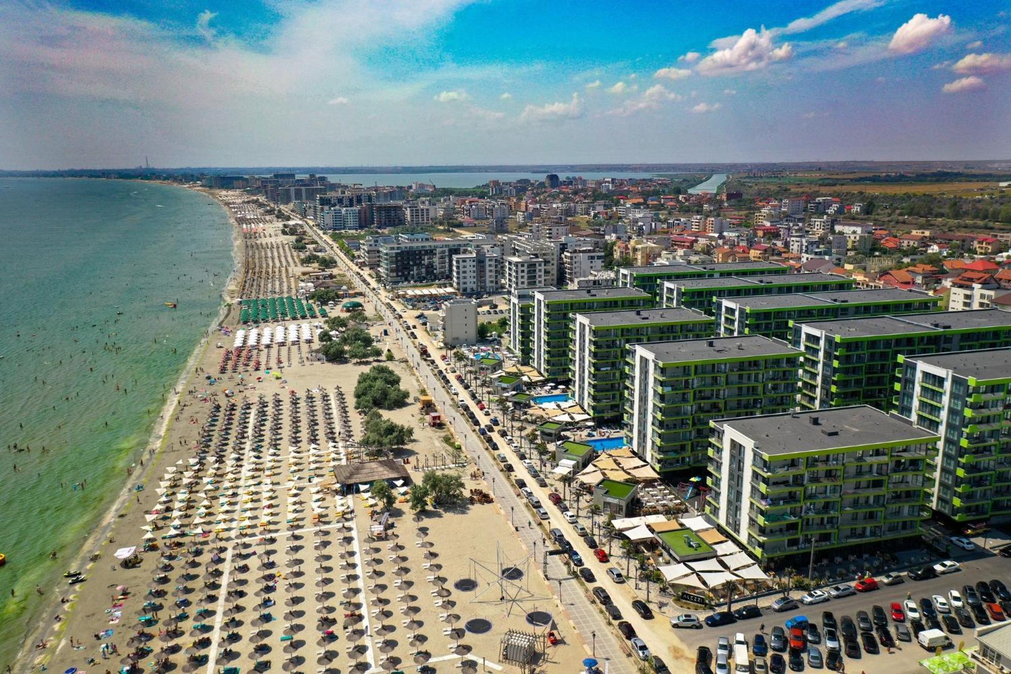 Eka Studio - Pool & Spa Beach Resort Năvodari Екстериор снимка