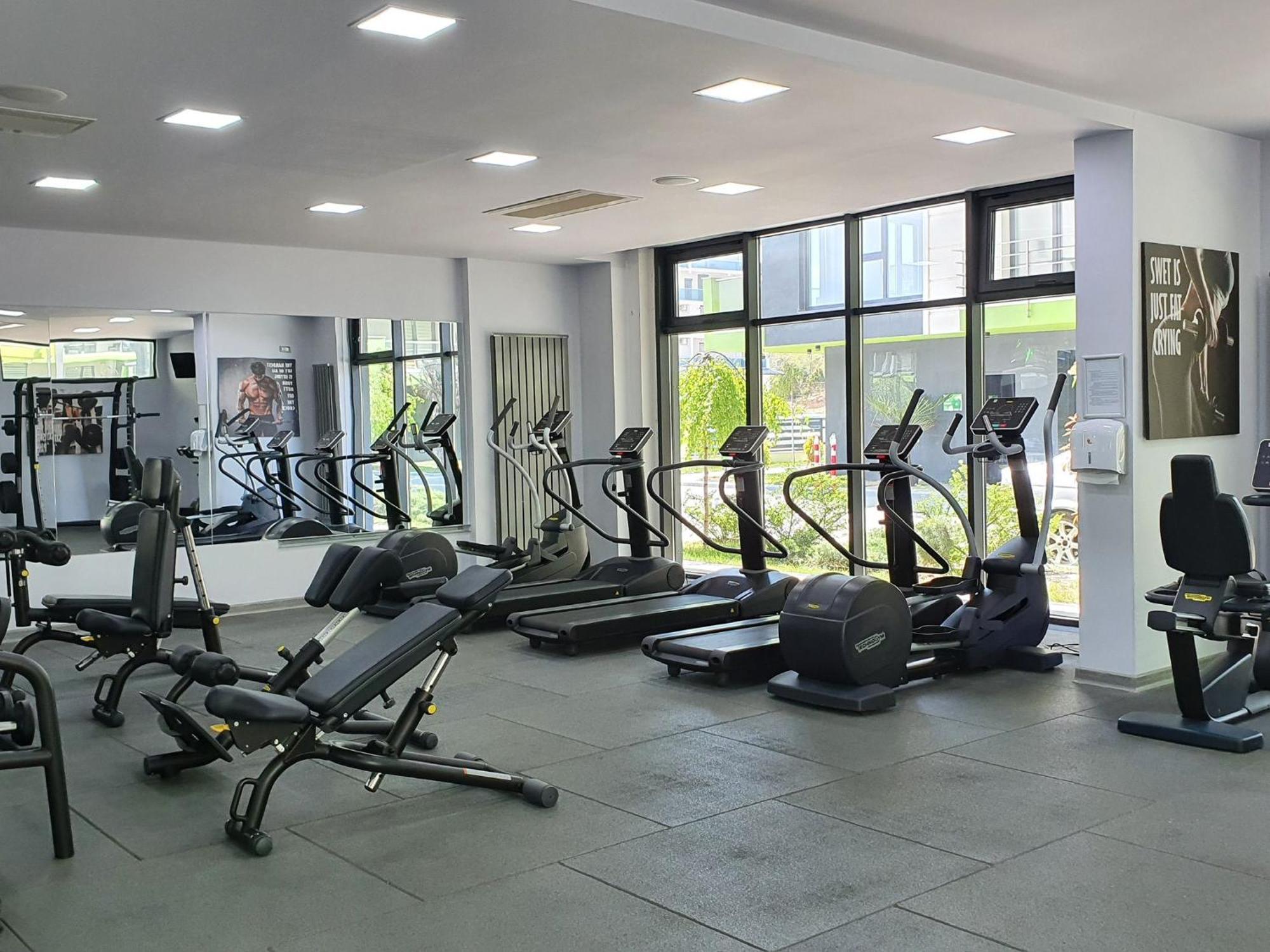 Eka Studio - Pool & Spa Beach Resort Năvodari Екстериор снимка