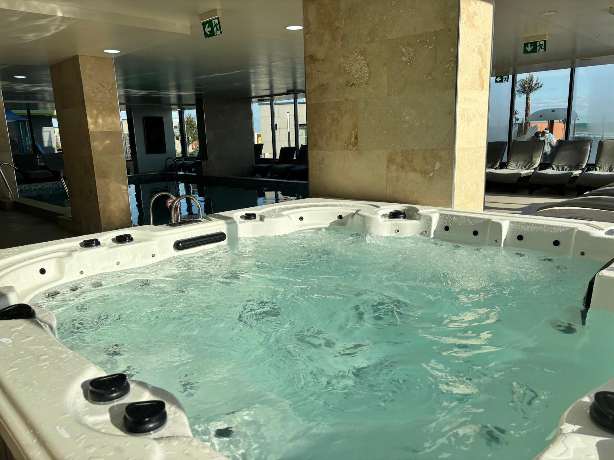 Eka Studio - Pool & Spa Beach Resort Năvodari Екстериор снимка