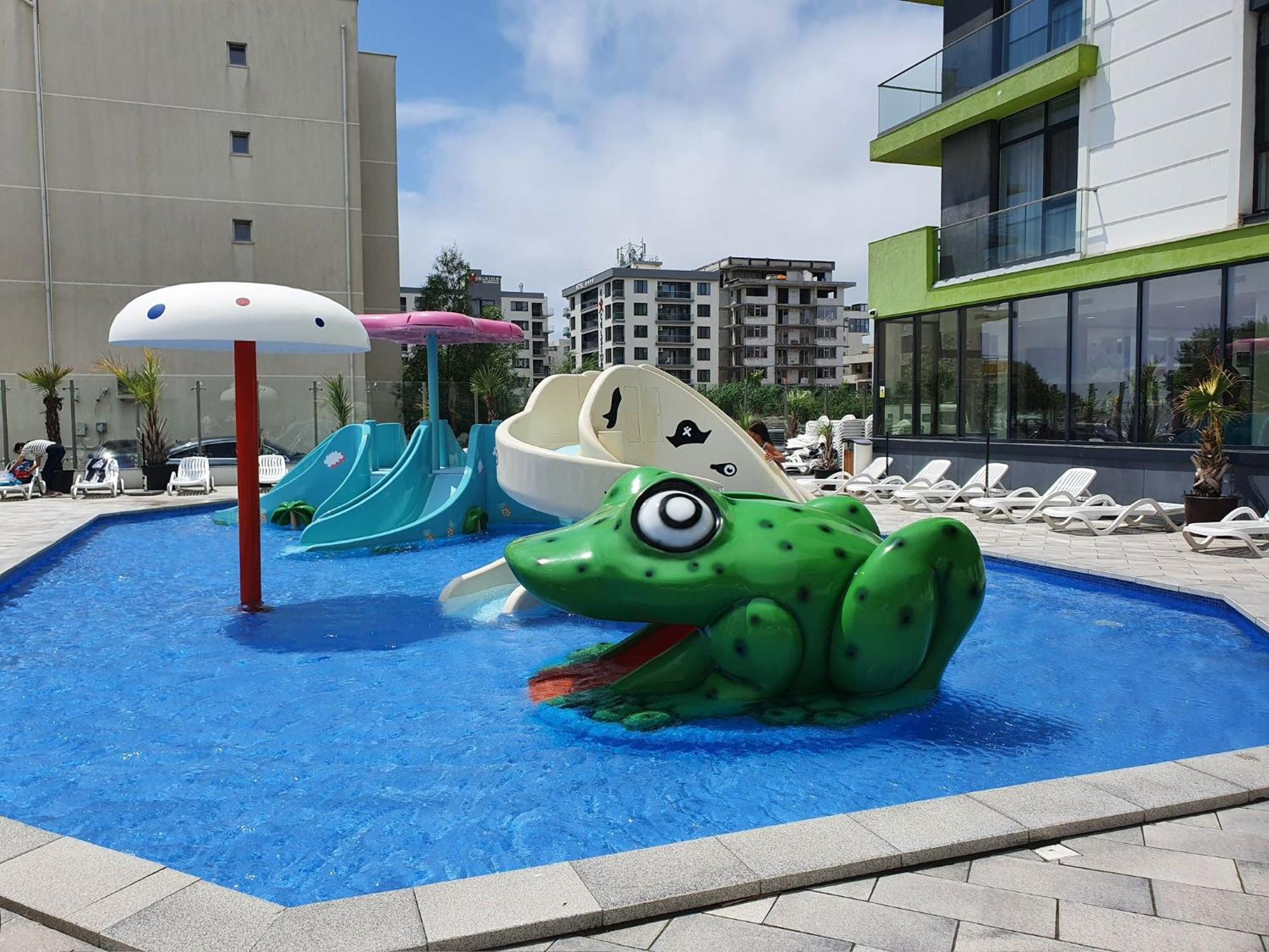 Eka Studio - Pool & Spa Beach Resort Năvodari Екстериор снимка