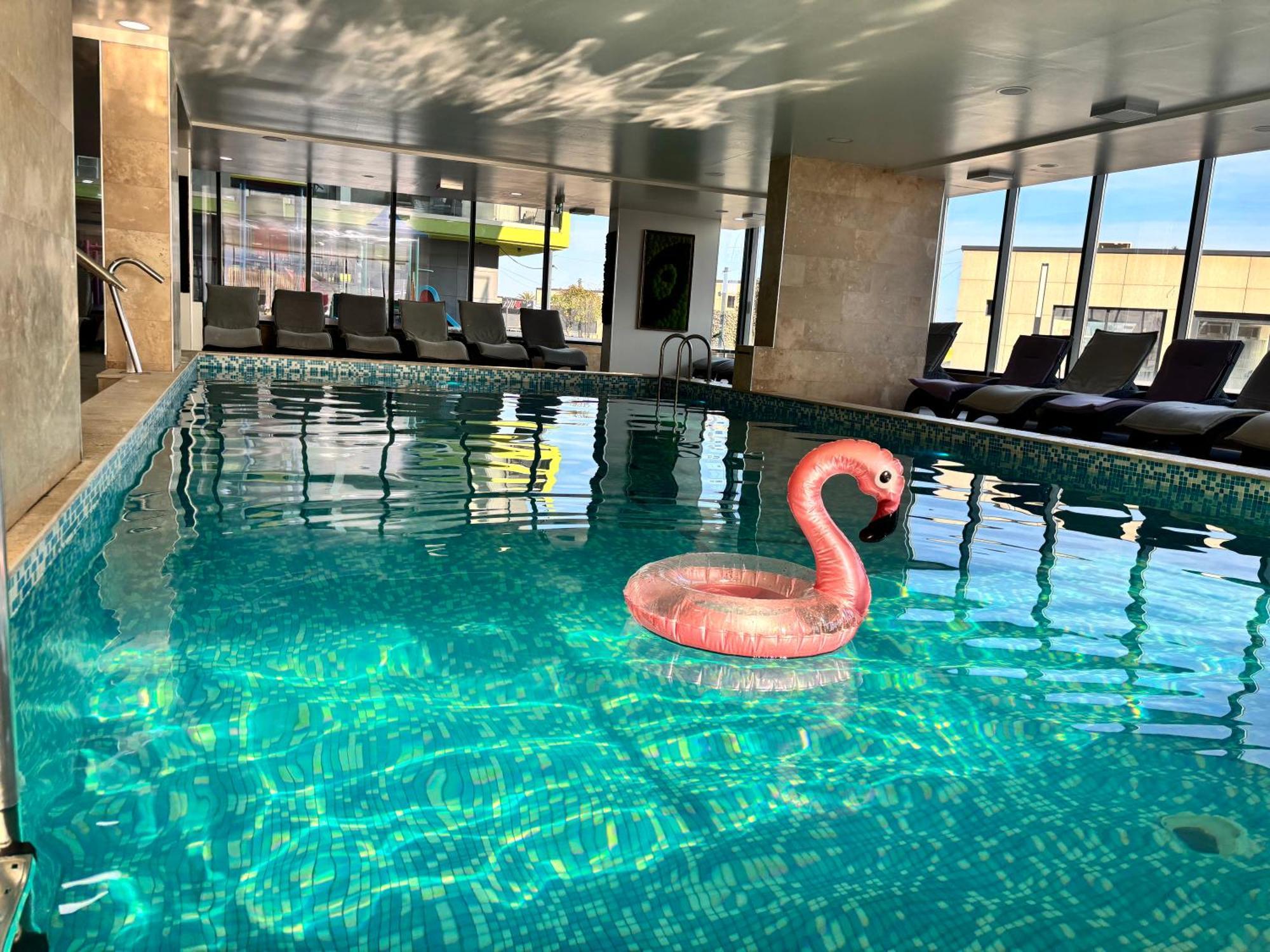 Eka Studio - Pool & Spa Beach Resort Năvodari Екстериор снимка