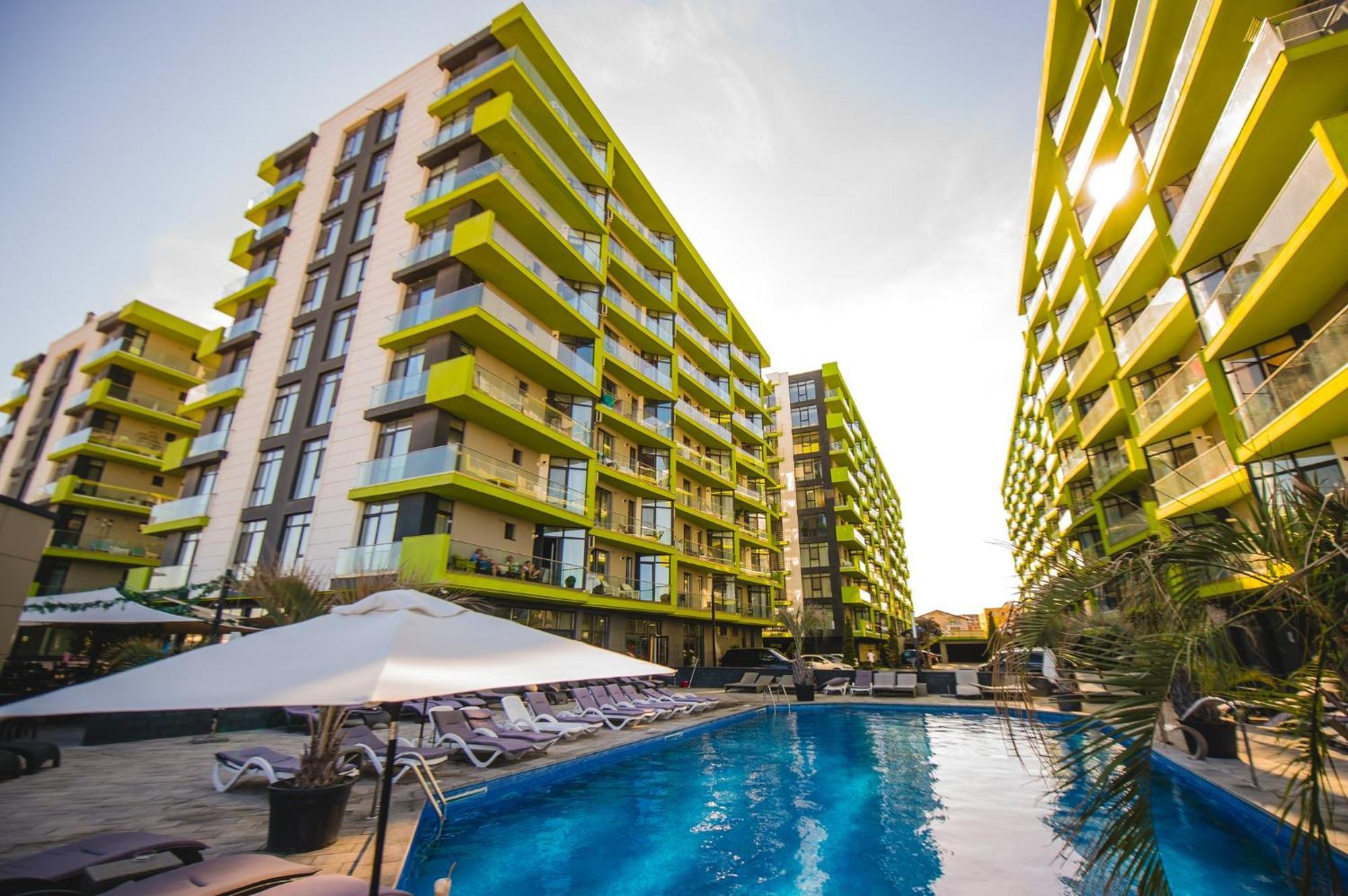 Eka Studio - Pool & Spa Beach Resort Năvodari Екстериор снимка
