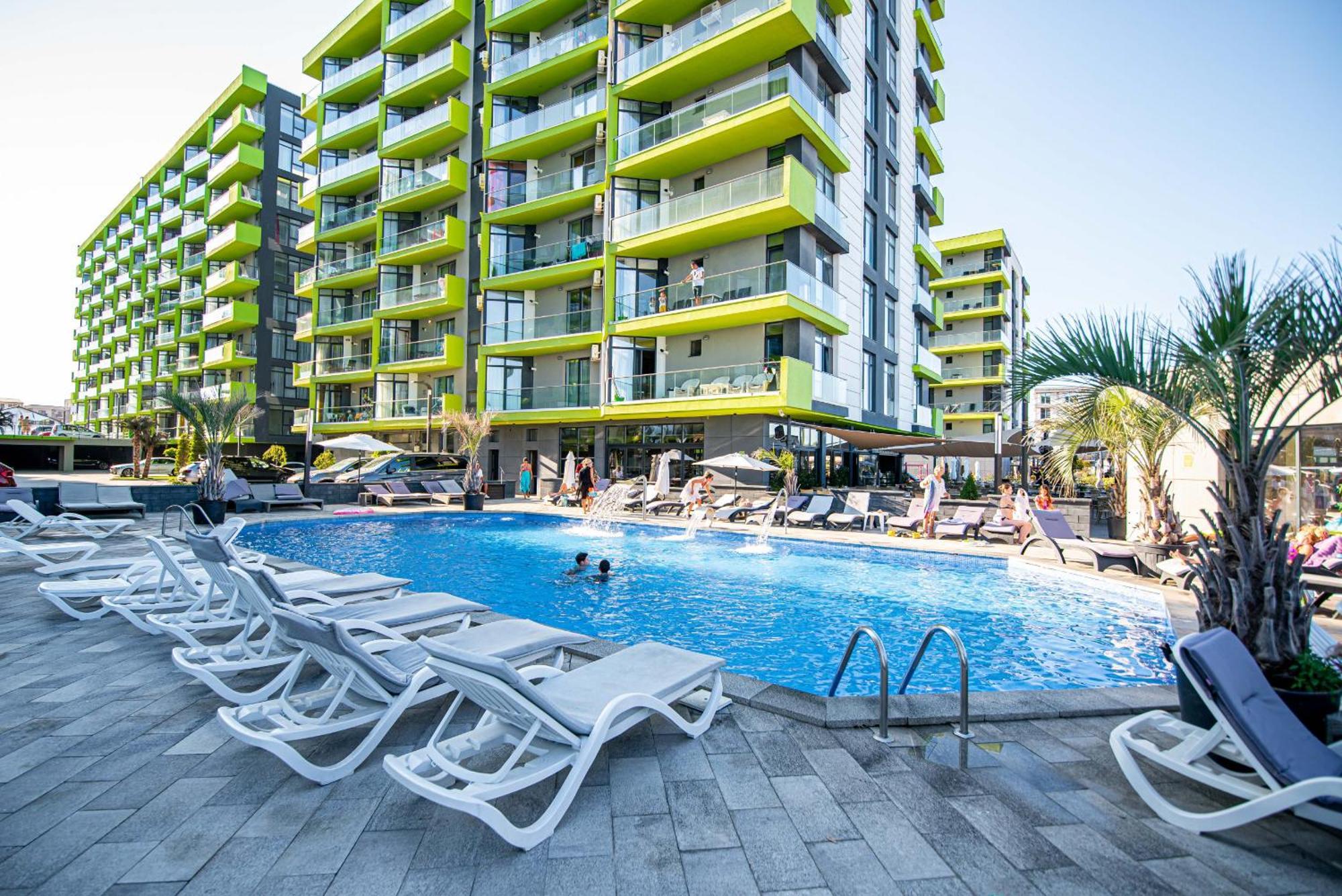 Eka Studio - Pool & Spa Beach Resort Năvodari Екстериор снимка
