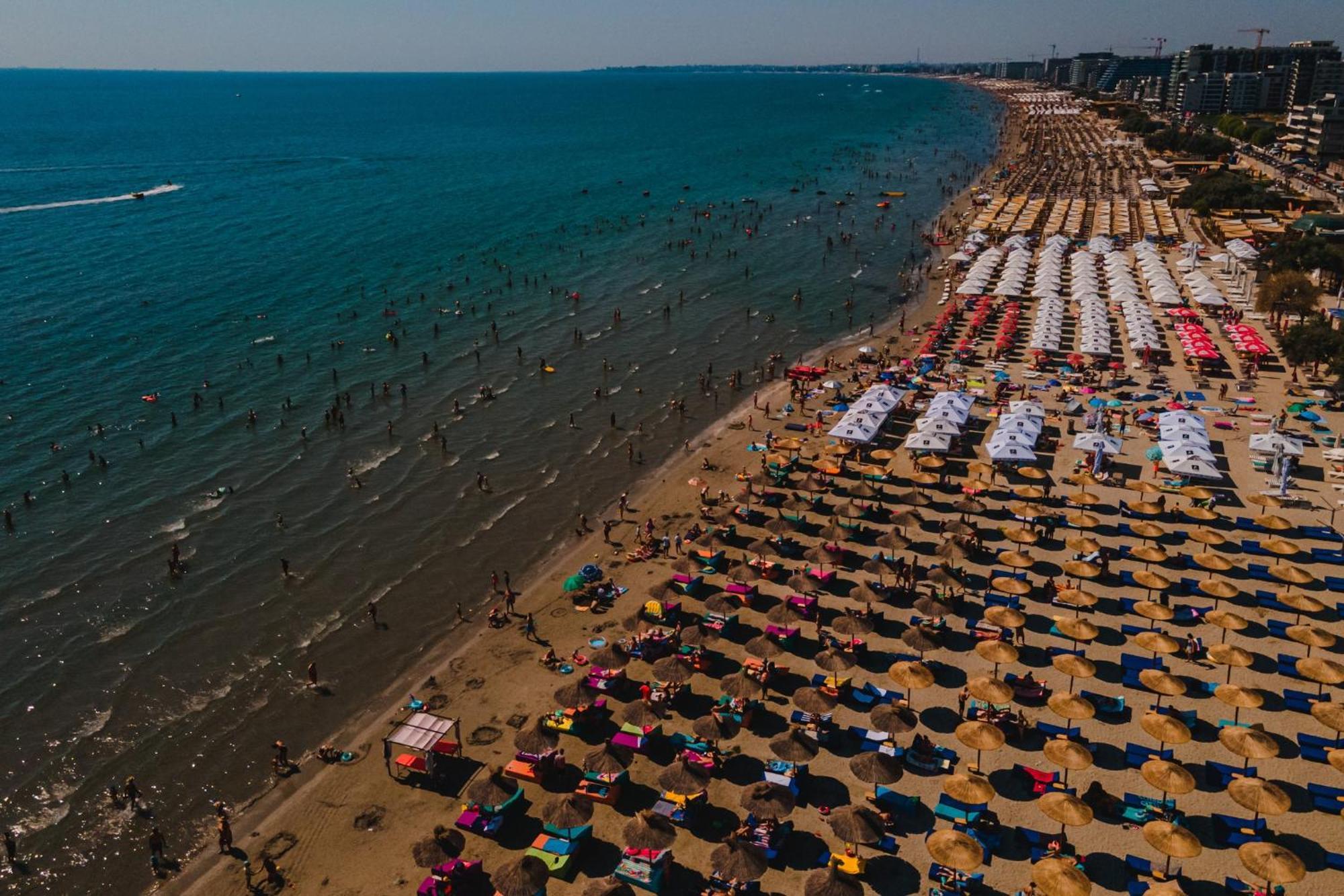 Eka Studio - Pool & Spa Beach Resort Năvodari Екстериор снимка