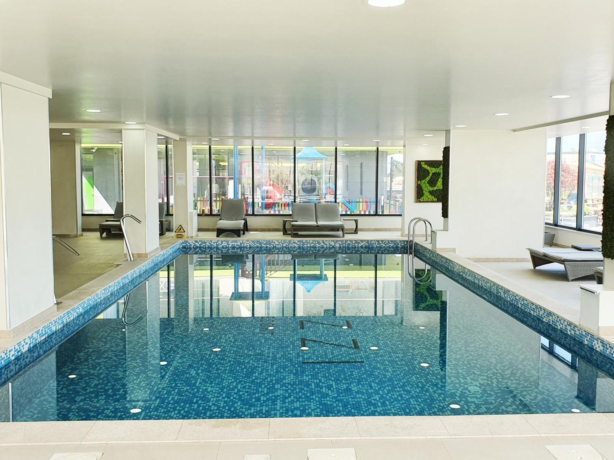 Eka Studio - Pool & Spa Beach Resort Năvodari Екстериор снимка
